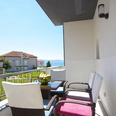 Apartment Emma Podstrana