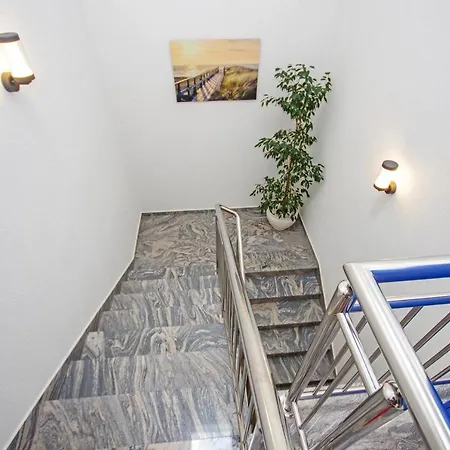 Apartment Emma Podstrana