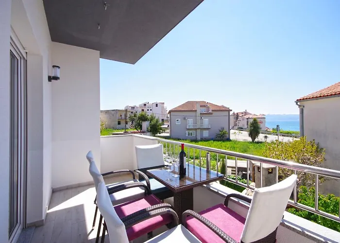 Emma Lägenhet Podstrana